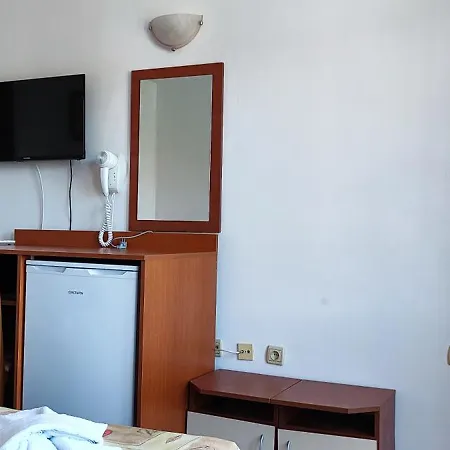 бреза Hostel *