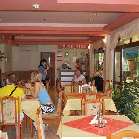 бреза Hostel *