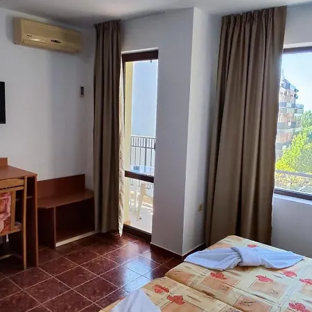 бреза Hostel Sunny Beach